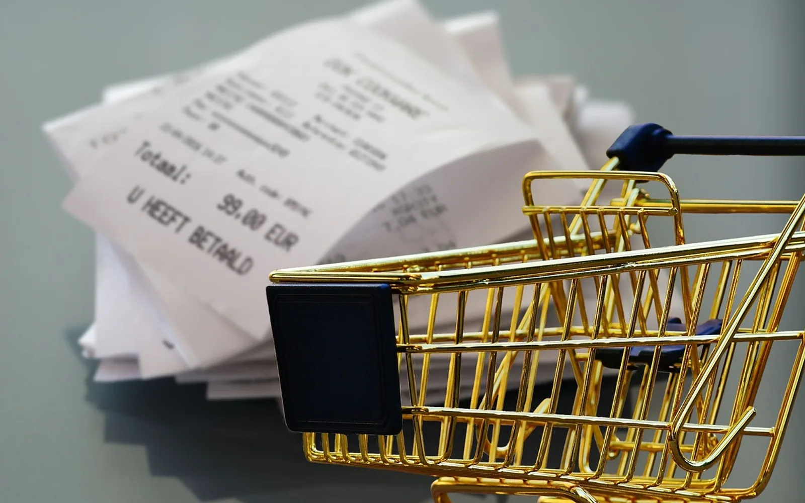 Shopping, receipt and business